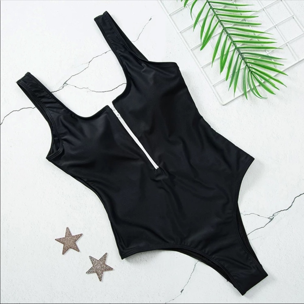 ONE PIECE BLACK SWIMSUIT, M, NWOT